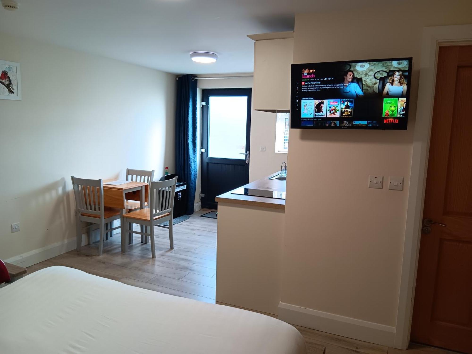 Matty'S Pub - Apartment'S Carlow Buitenkant foto