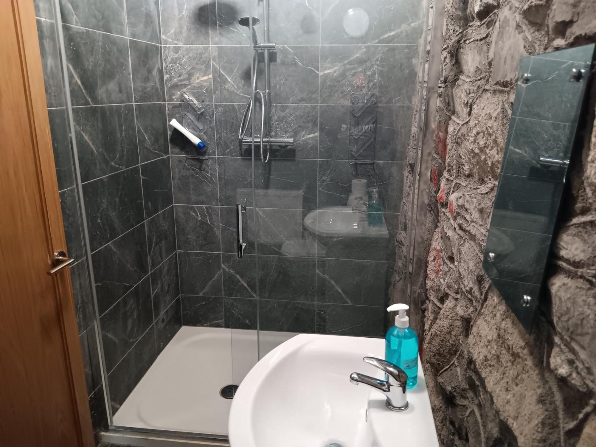 Matty'S Pub - Apartment'S Carlow Kamer foto